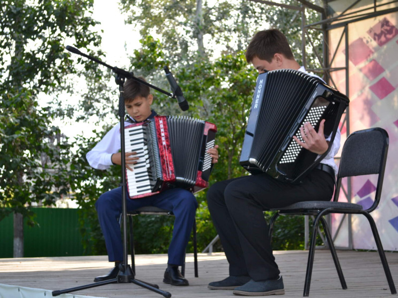 В Калачинске состоялся музыкально-танцевальный фестиваль «Энергия сердца».