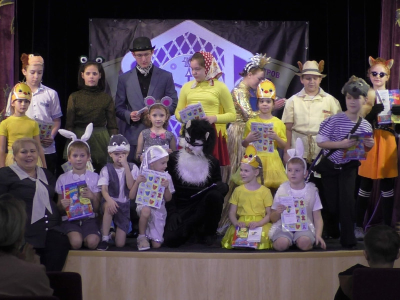 Театральный фестиваль детских любительских театров «Путешествие по сказке» был организован на базе театра кукол «Сказка».