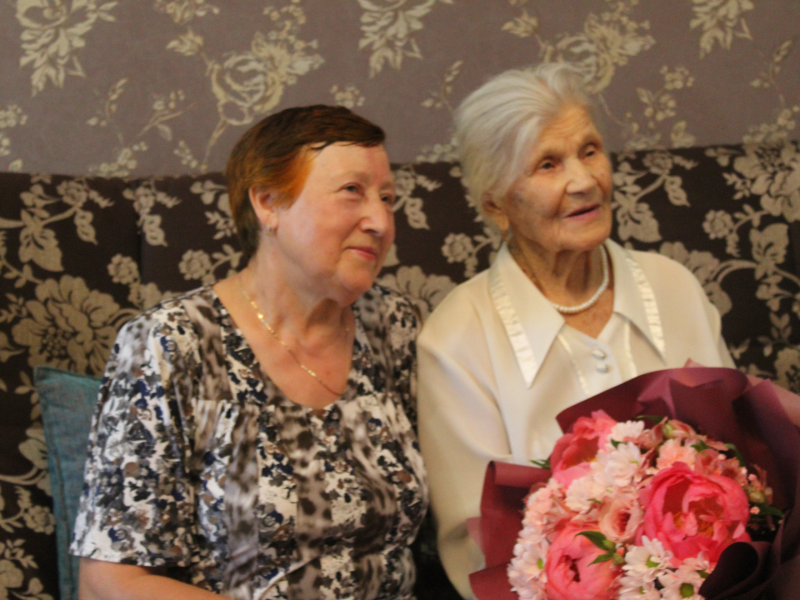4 июня свой 99 день рождения  отметила ветеран Великой Отечественной войны, жительница  города Калачинска  Валентина Михайловна Гапонова.