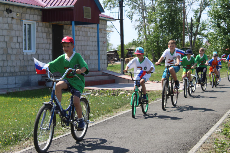 В Калачинском районе   прошли  праздничные программы и культурно-массовые мероприятия, посвященные Международному дню защиты детей.