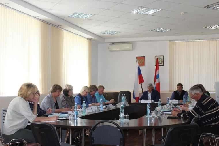 Очередное рабочее совещание глав сельских поселений прошло в актовом зале администрации Калачинского муниципального района.