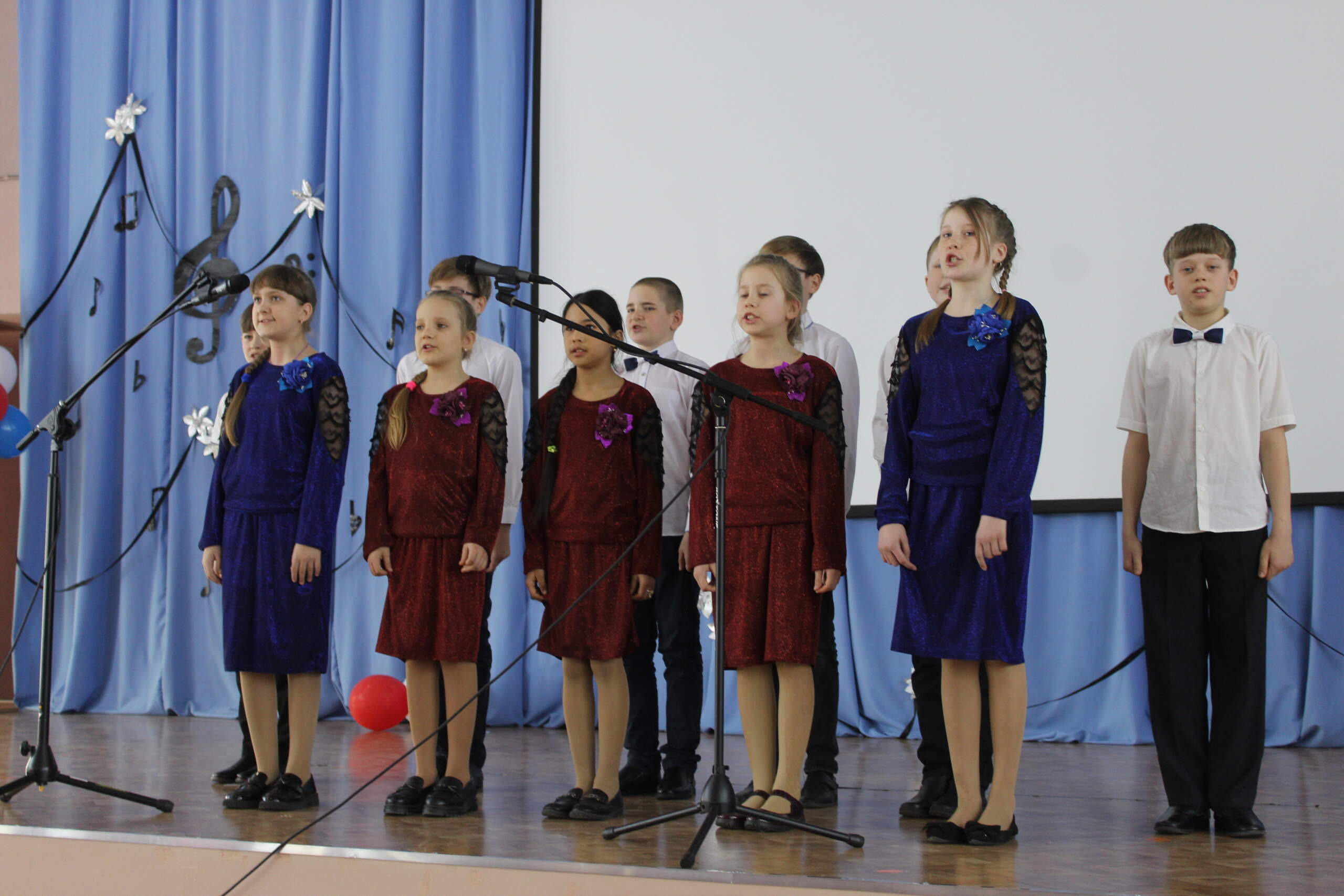 В Калачинске названы лучшие школьные хоры.