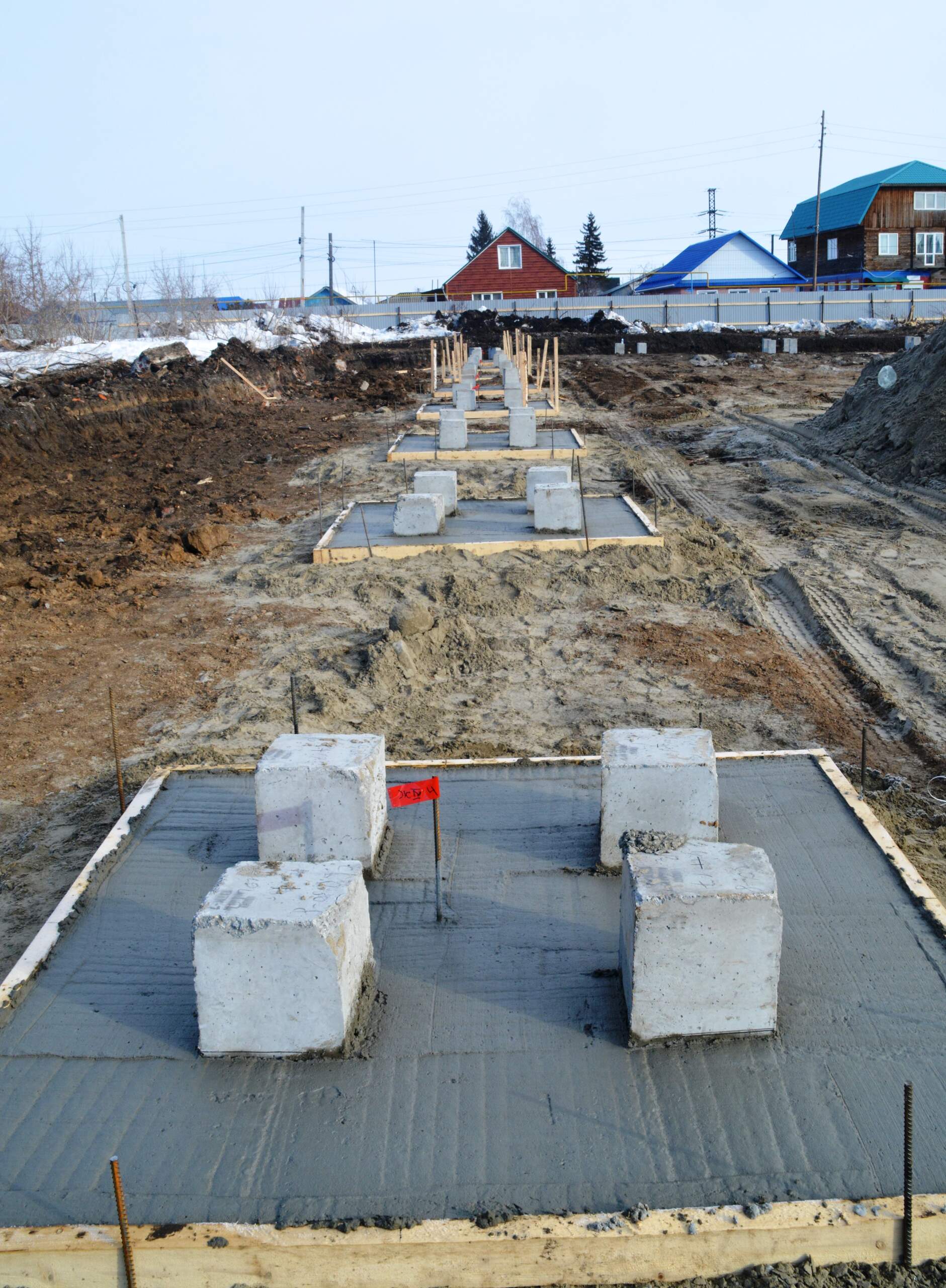В Калачинске началось строительство физкультурно-оздоровительного комплекса с ледовой ареной.