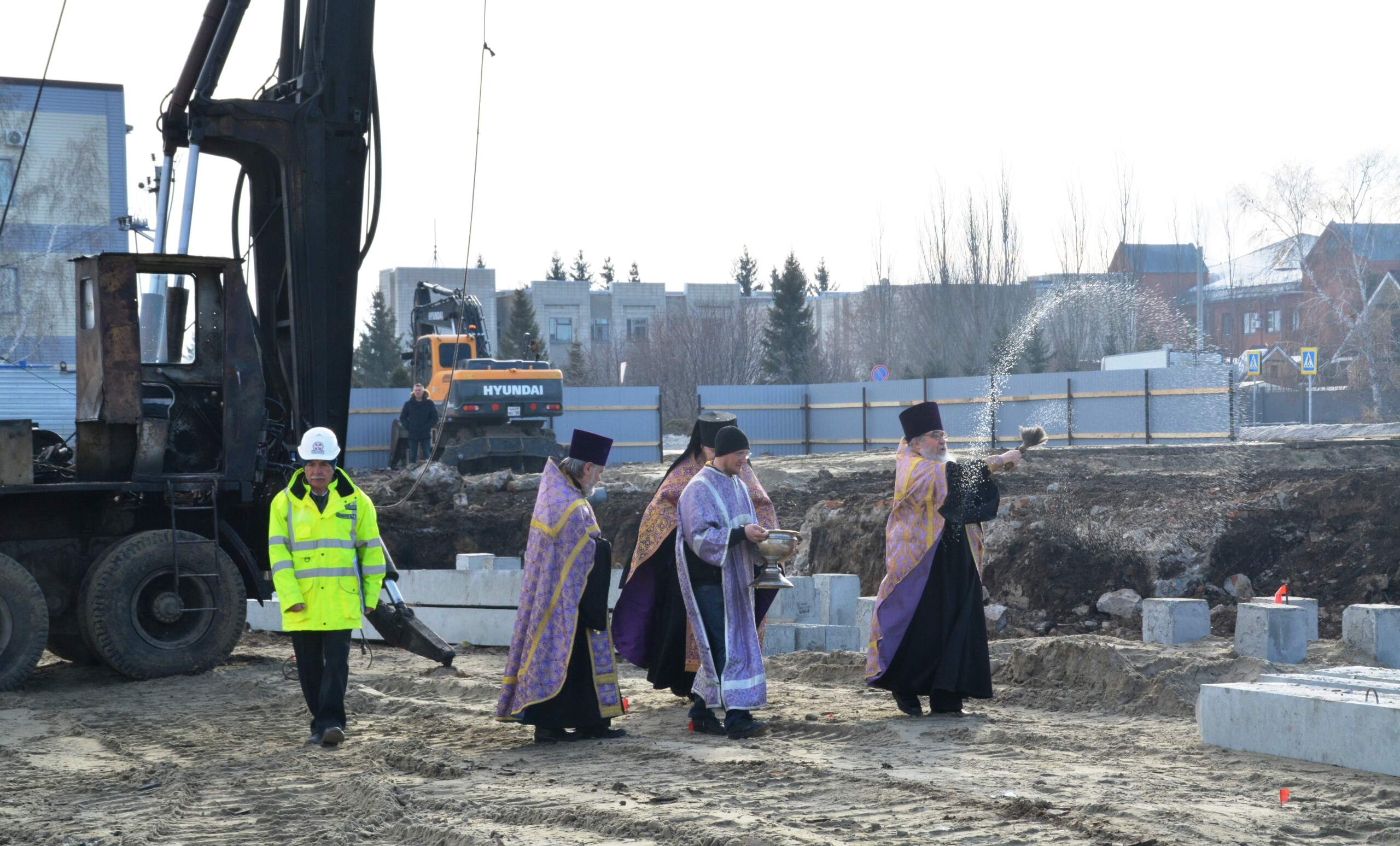 В Калачинске началось строительство физкультурно-оздоровительного комплекса с ледовой ареной.